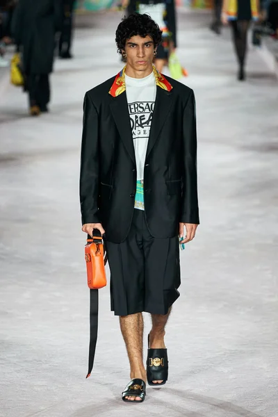 Look 8